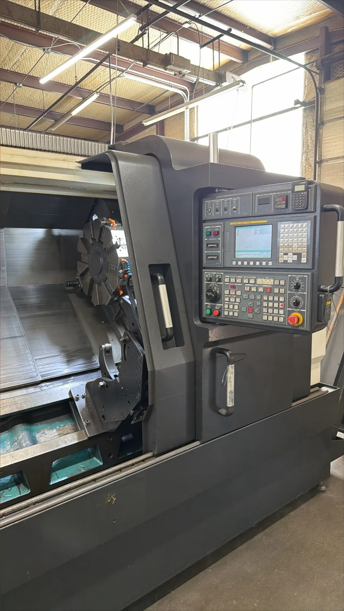 Hyundai Wia #L400LC, CNC Lathe, 28.5" swing, 24.8" turning diameter, 83.5" between centers, 15" chuck, 4.6" - Image 2