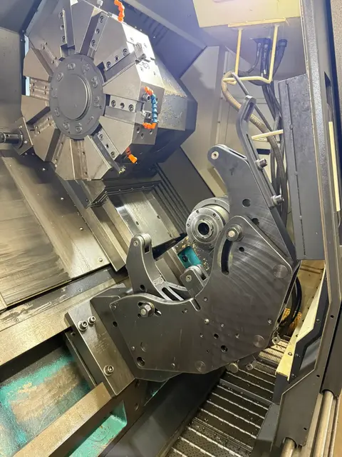 Hyundai Wia #L400LC, CNC Lathe, 28.5" swing, 24.8" turning diameter, 83.5" between centers, 15" chuck, 4.6" - Image 3