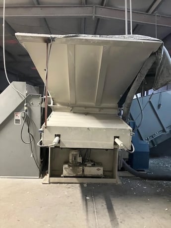 Vecoplan #RG-52, Single Shaft Shredder, 52" x 58" hopper opening, 15" rotor diameter, 37 cutters, hydraulic - Image 1