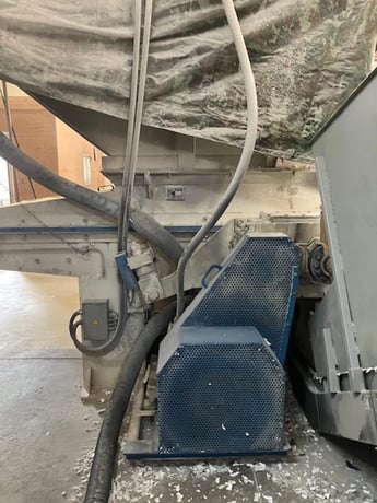 Vecoplan #RG-52, Single Shaft Shredder, 52" x 58" hopper opening, 15" rotor diameter, 37 cutters, hydraulic - Image 4