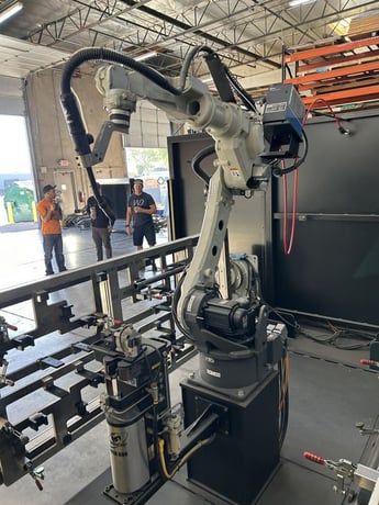 Panasonic PerformArc PA-1100SS, Robotic Welding Cell, 1,100 lb. payload per side, 120" head to tail, 44" - Image 4