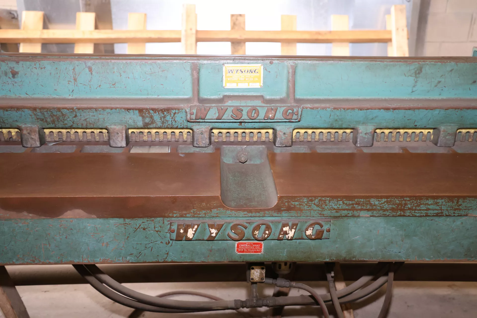 16 gauge x 10' Wysong #A-120, air shear, 7-1/2' squaring arm, back gauge, (2) 26" front support arms, 1978 - Image 3