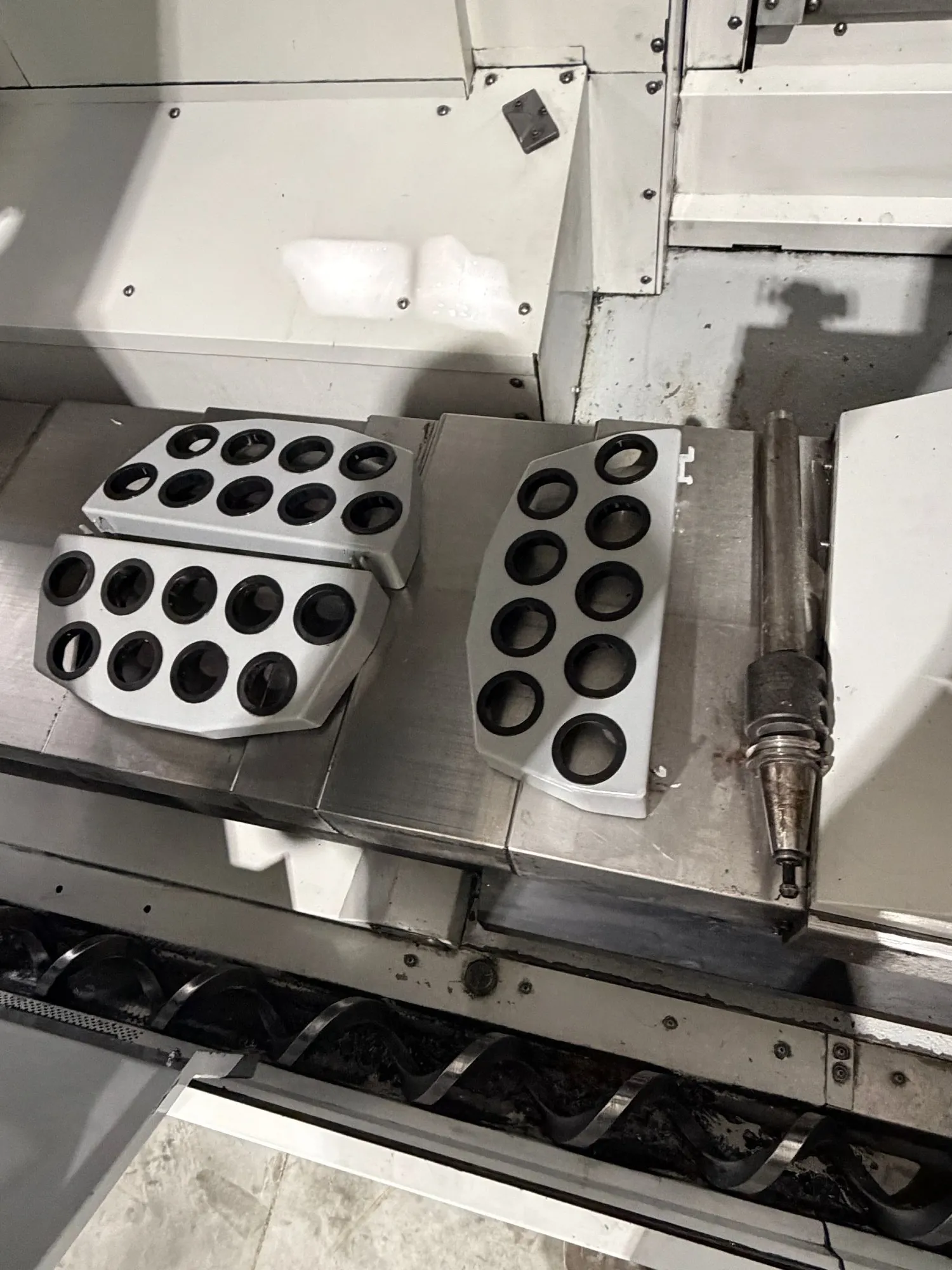 Haas #ES-5-4T, CNC Horizontal Machining Center, 40" X, 18" Y, 22" Z, 30 HP, 12,000 RPM, 40 automatic tool - Image 5