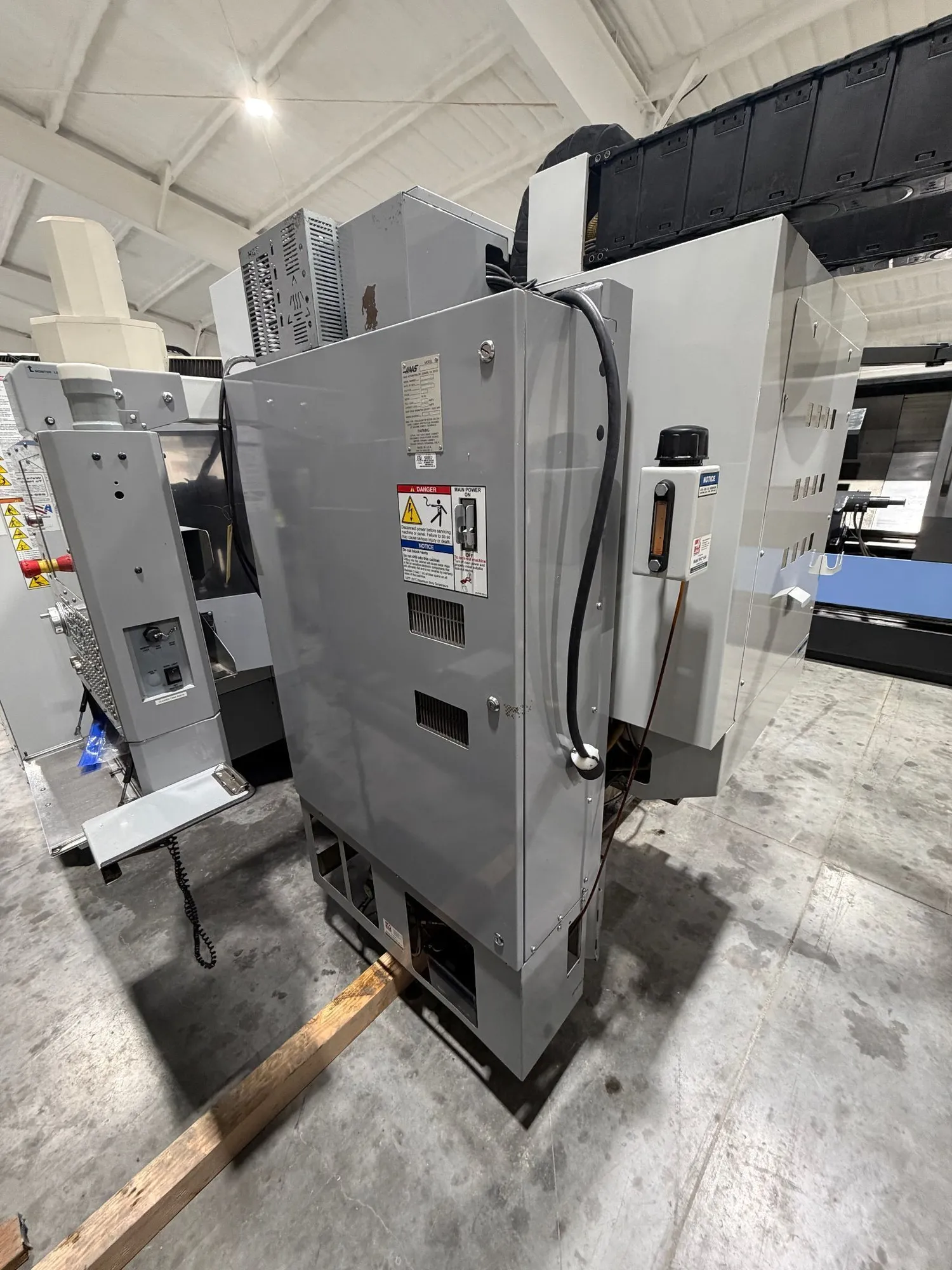 Haas #ES-5-4T, CNC Horizontal Machining Center, 40" X, 18" Y, 22" Z, 30 HP, 12,000 RPM, 40 automatic tool - Image 9