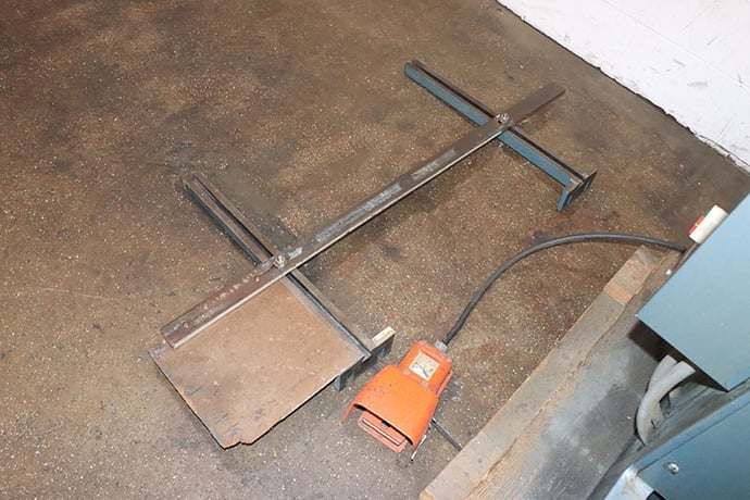 16 gauge x 4' Pexto #PH-52, power squaring shear, 24" back gauge, 45 SPM, 2 HP, foot pedal, 1985 - Image 6