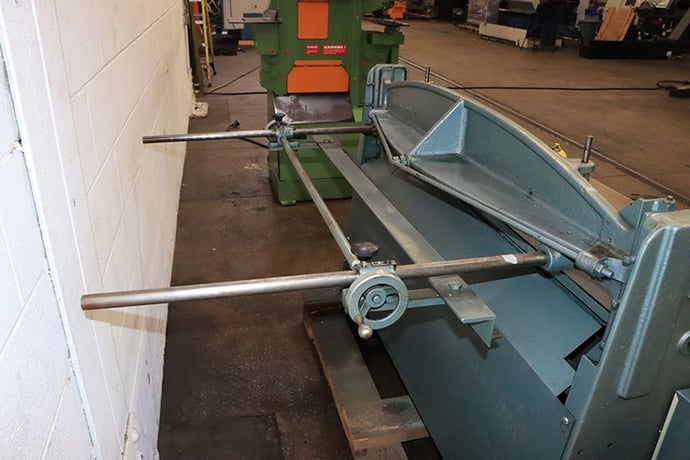 16 gauge x 4' Pexto #PH-52, power squaring shear, 24" back gauge, 45 SPM, 2 HP, foot pedal, 1985 - Image 7