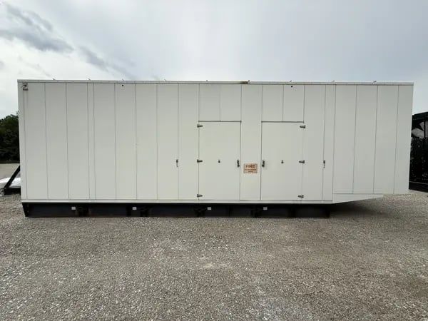 750 KW Caterpillar #C27, Diesel Generator Set, 480 Volts, 1800 RPM, 1375 gallon fuel tank, sound attenuated - Image 1