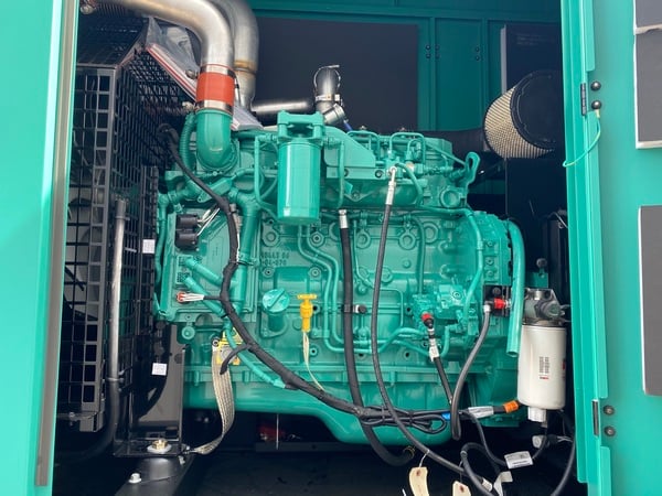 200 KW Cummins #C200D6D, Diesel Generator Set, 120/208 Volts, sound attenuated enclosure, PowerCommand 2.3 - Image 4