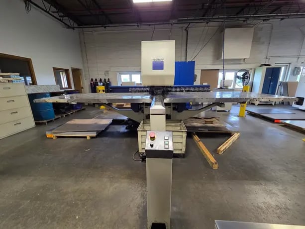 20 Ton, Trumpf #Trumatic-200, CNC Turret Punch, 4.2' x 6.8' sheet, 81.5" X, 50.4" Y, 9.45" throat, 3" max. - Image 2
