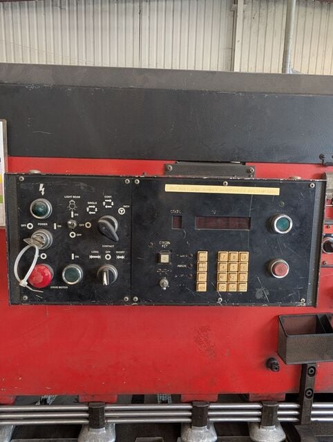1/4" x 10' Amada #M-3060, Power Squaring Shear, 133.07" knife length, 40" back gauge, 60 SPM, 15 HP, 220/440 - Image 4