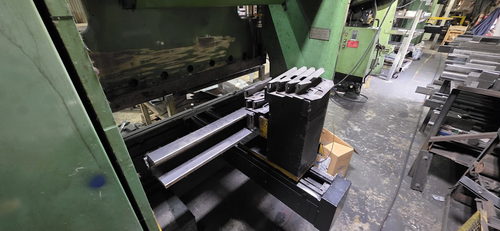 60 Ton, Cincinnati #60-CBII-x-4, Hydraulic Press Brake, 6' overall die surface, 54" between housings, 17" - Image 3