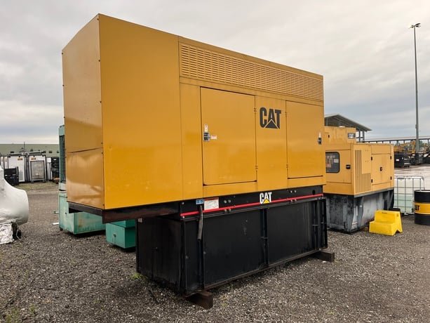 250 KW Caterpillar #3306B, diesel generator set, 120/208 Volts, 3-phase, 450 hours, 1800 RPM, weatherproof - Image 2
