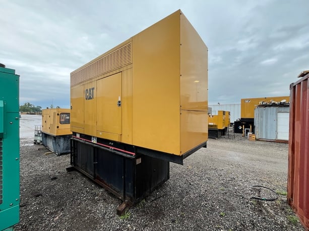 250 KW Caterpillar #3306B, diesel generator set, 120/208 Volts, 3-phase, 450 hours, 1800 RPM, weatherproof - Image 4