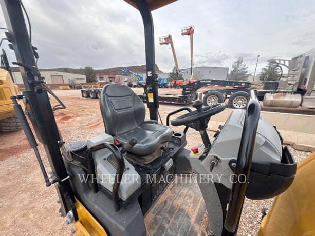 Caterpillar CB2.5 GC, Twin Drum Roller, 338 hours, S/N: 64000225, 2023 - Image 3