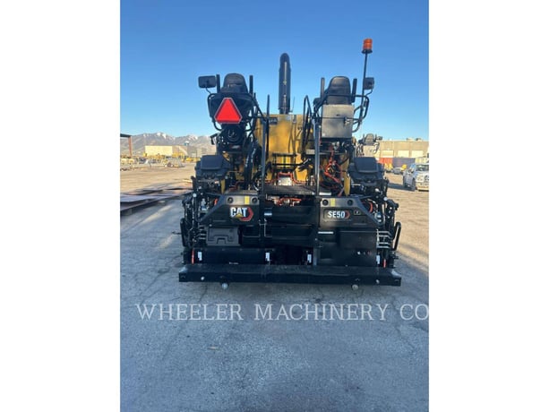 Caterpillar AP655, Asphalt Paver, 57 hours, S/N: R6600326, 2026 - Image 2