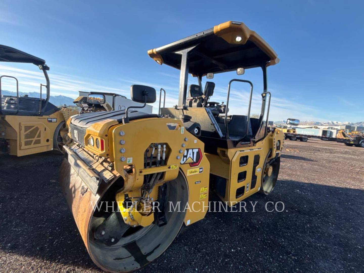 Caterpillar CB10, Twin Drum Roller, 573 hours, S/N: L9R00606, 2024 - Image 6