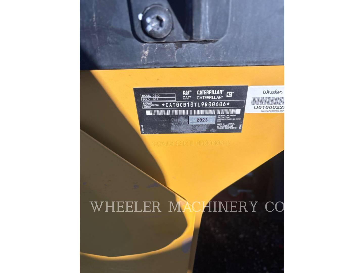 Caterpillar CB10, Twin Drum Roller, 573 hours, S/N: L9R00606, 2024 - Image 7