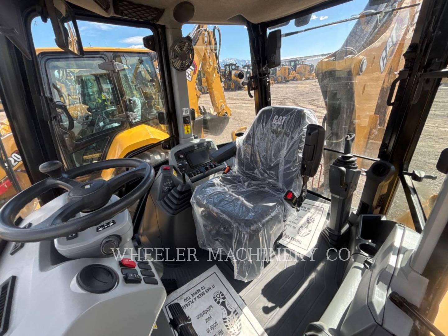 Cat 420, Backhoe Loader, 561 hours, S/N: H8T03210, 2023 - Image 4