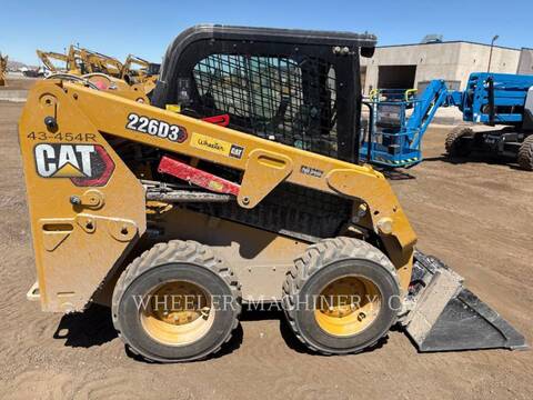 Cat 226D3 C3H2, Skid Steer Loader, 42 hours, S/N: EK504362, 2026 - Image 4