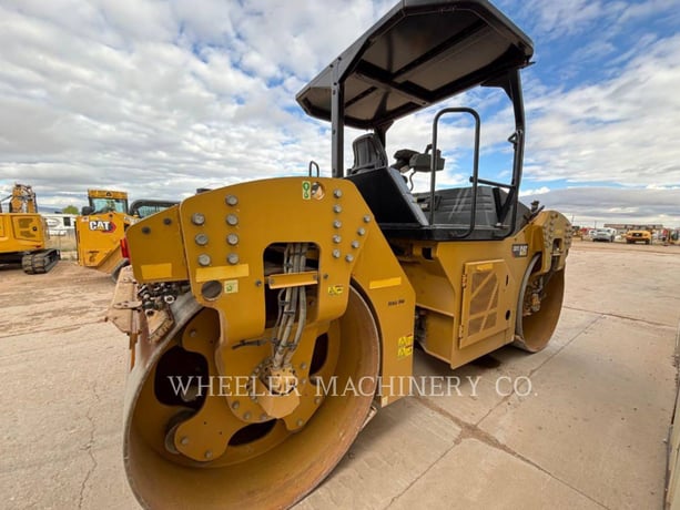 Caterpillar CB13, Twin Drum Roller, 799 hours, S/N: PWP00203, 2018 - Image 8
