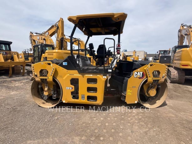 Caterpillar CB10, Twin Drum Roller, 632 hours, S/N: L9R00492, 2023 - Image 1