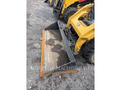 Cat 272D3 C3H2, Skid Steer Loader, 2721 hours, S/N: TP900266, 2022 - Image 4