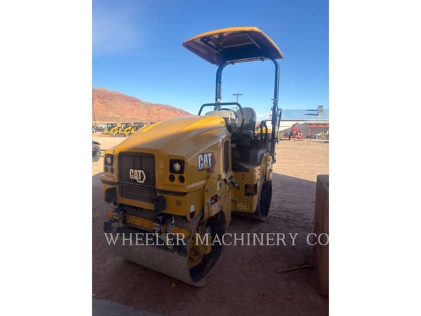 Caterpillar CB2.5, Twin Drum Roller, 182 hours, S/N: 64700257, 2023 - Image 7