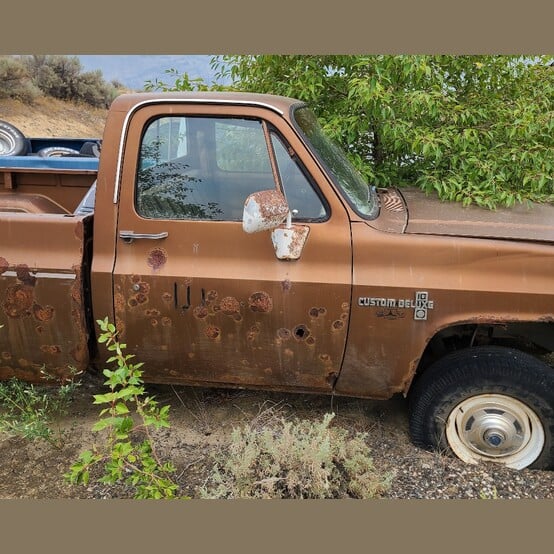 Chevrolet #K10, Custom Deluxe Pickup Truck, 350 V8, 4WD, single cab, 65,634 kms, 6,100 lb. GVWR, 1981 - Image 4
