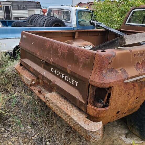 Chevrolet #K10, Custom Deluxe Pickup Truck, 350 V8, 4WD, single cab, 65,634 kms, 6,100 lb. GVWR, 1981 - Image 8