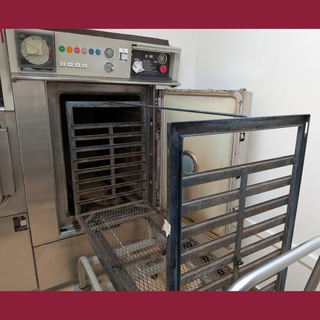 Amsco #Vacamatic-A, Autoclave, 48" L x 24" width x 35.5" H chamber, 23.6 cu.ft. volume, manual controls, 1975 - Image 3