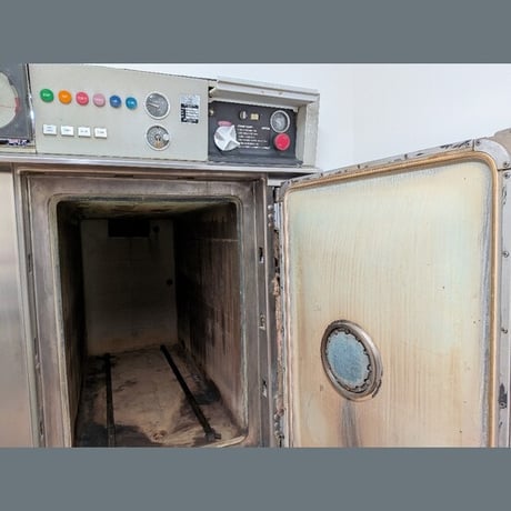 Amsco #Vacamatic-A, Autoclave, 48" L x 24" width x 35.5" H chamber, 23.6 cu.ft. volume, manual controls, 1975 - Image 5