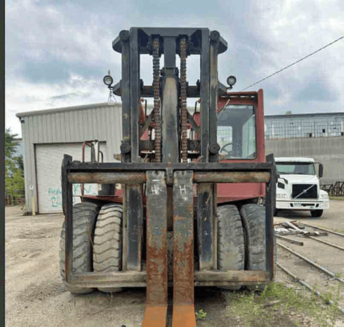 52,000 Lb. Taylor #Y-52-WOS, Forklift, 2-stage mast, pneu tires, Detroit Diesel - Image 3