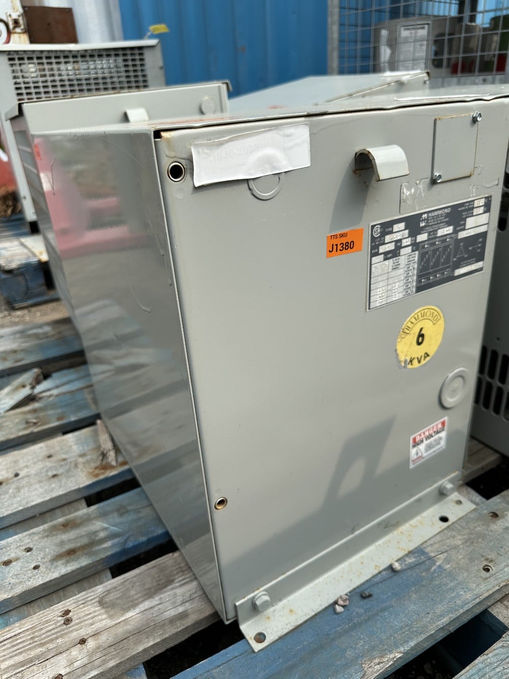 6 kVA 600 Delta Primary, 208Y/120 Secondary, Hammond, Dry-Type Isolation Transformer - Image 2