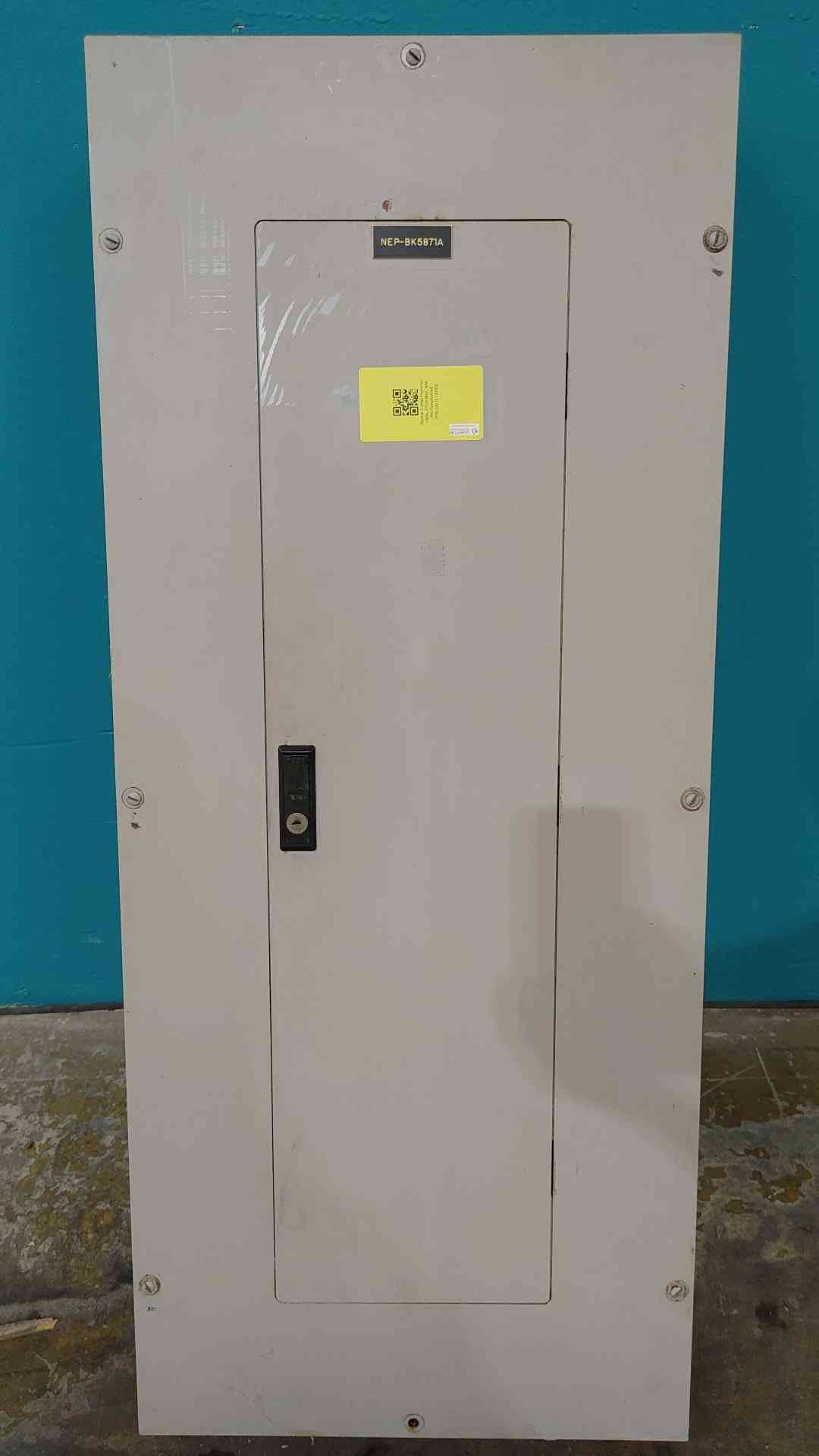 100 Amp. Cutler-Hammer, PRL2A, panelboard, 480 Volts, 3 Phase, EHD3100 main, 15x 20A GHB breakers - Image 1