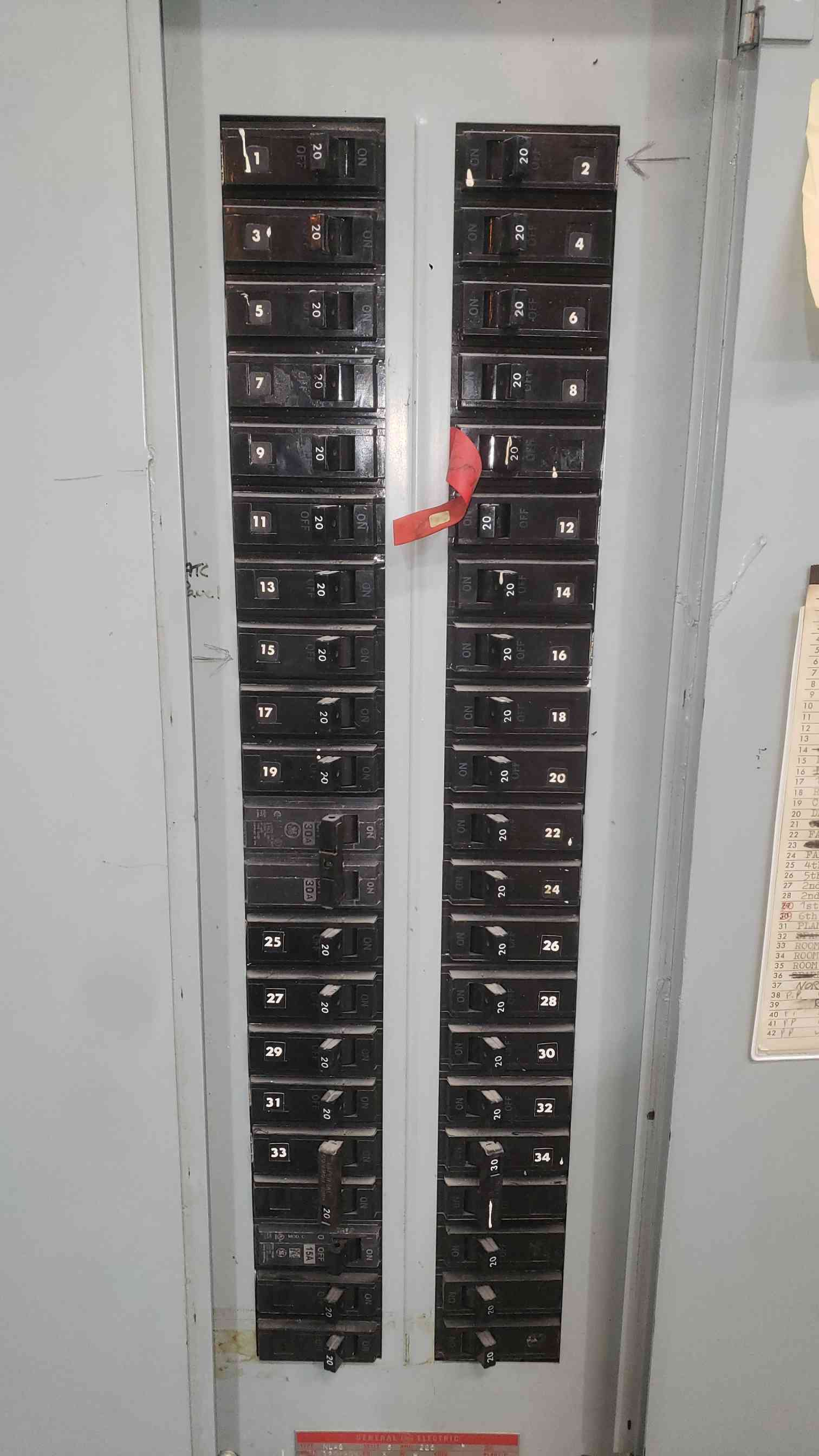 225 Amp. General Electric, NLAB, #BE265478, panelboard, 120/208 Volts, 3 Phase, 35x 20A, 15A TQB breakers - Image 8