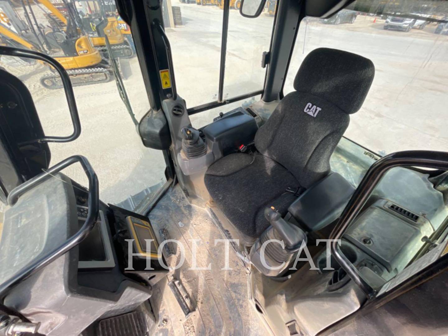 Caterpillar D4 CAB, 1950 hours, S/N: RKR00253, 2022 - Image 8