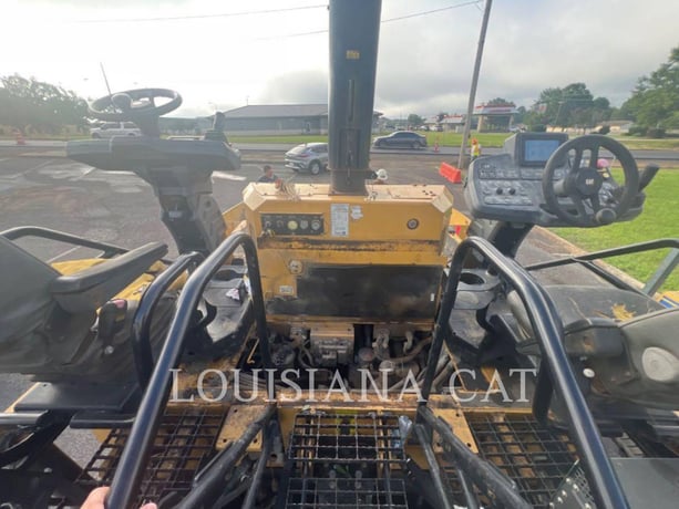 Caterpillar AP655F, Asphalt Paver, 4922 hours, S/N: MH600206, 2016 - Image 5