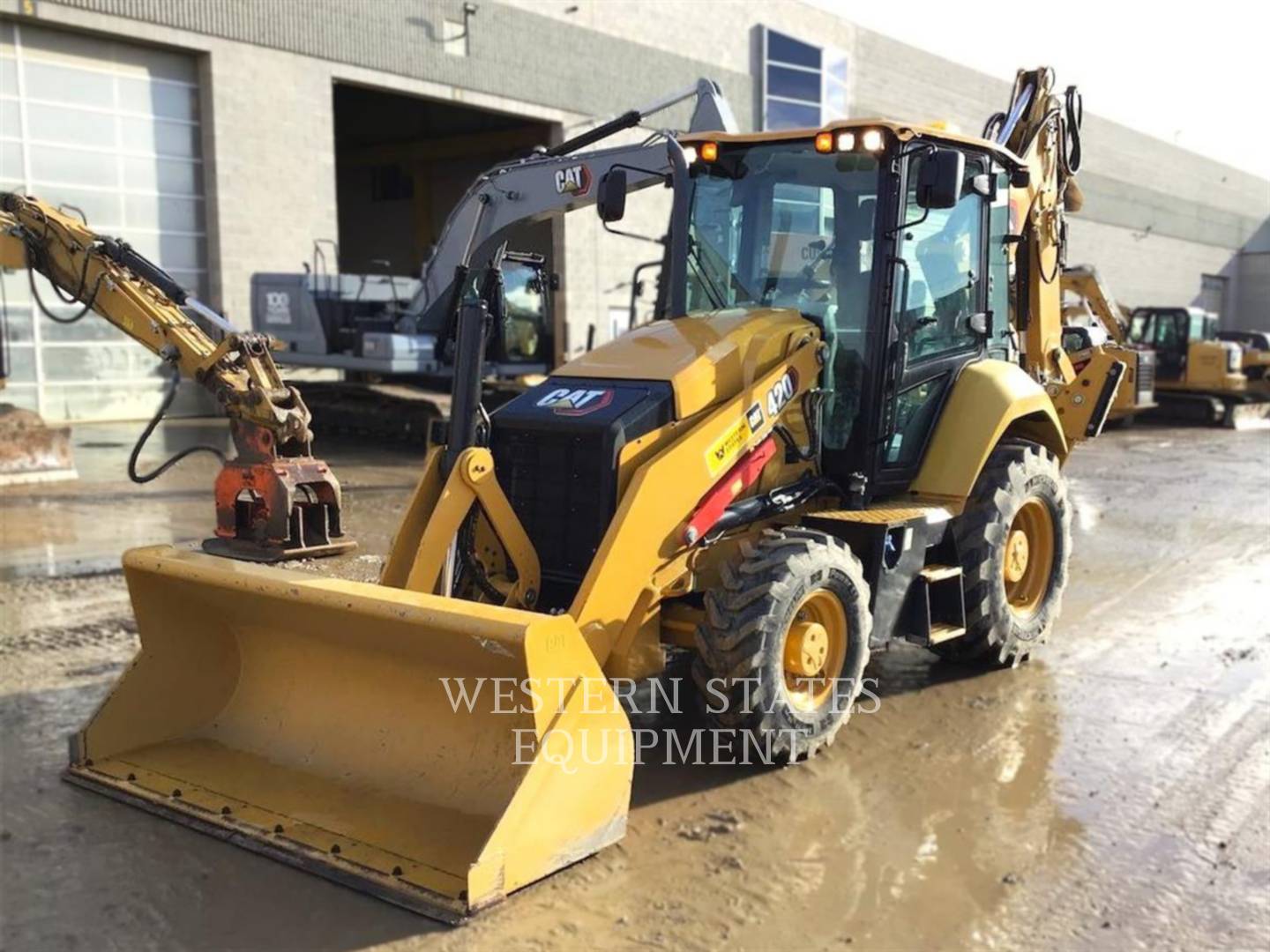 Cat 420, Backhoe Loader, 121 hours, S/N: H8T04748, 2024 - Image 4