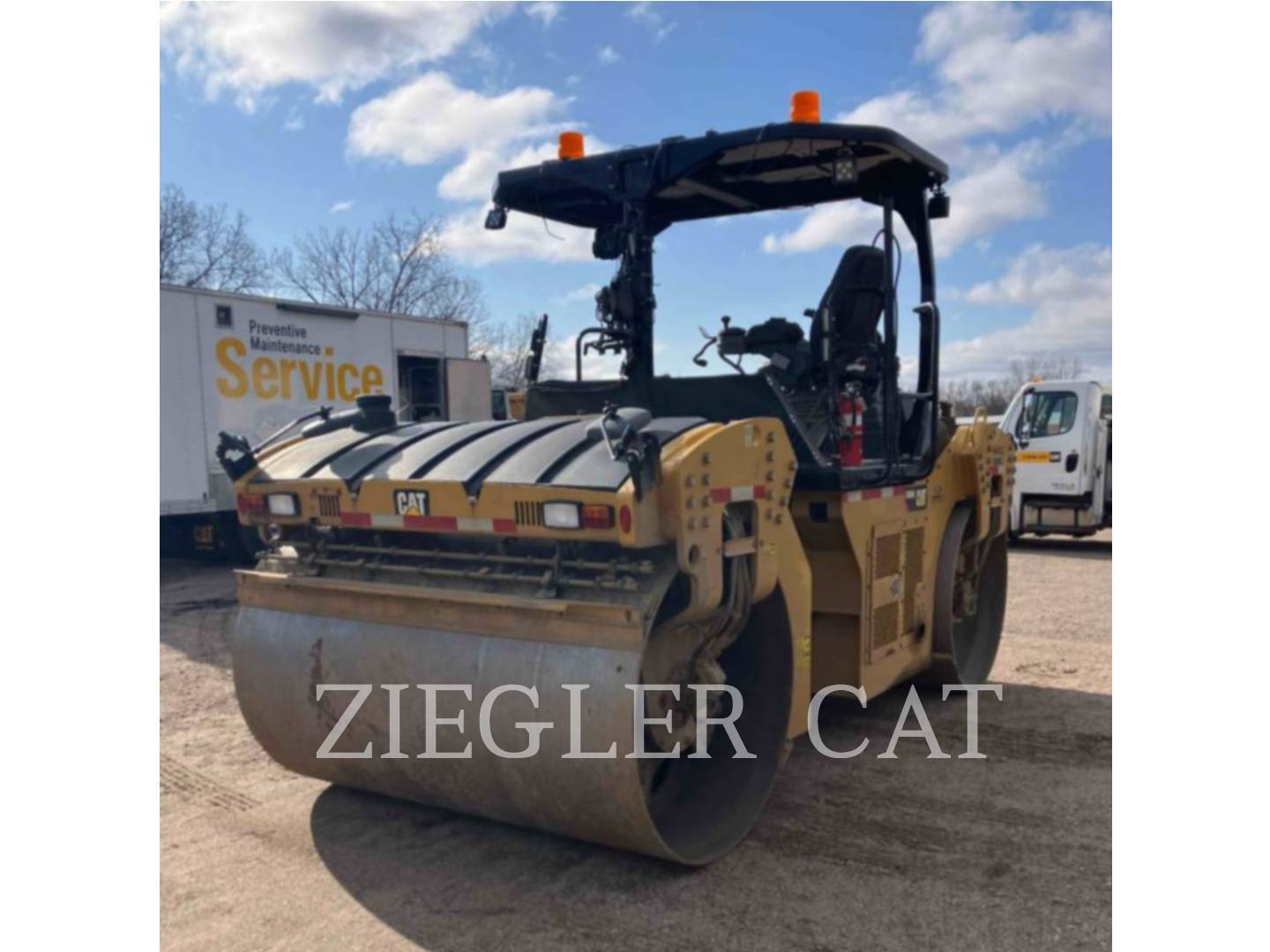 Caterpillar CB66B, Compactor, 7093 hours, S/N: B6600150, 2016 - Image 3