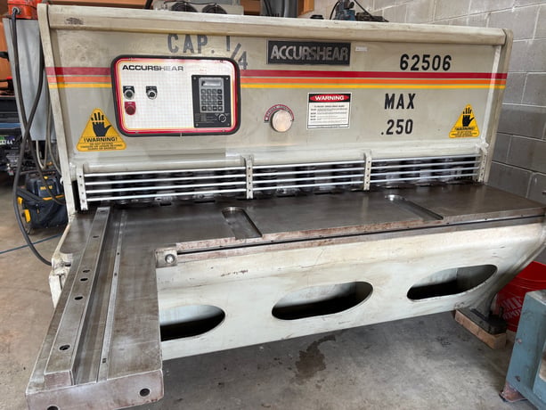 1/4" x 6' Accurshear #62506, hydraulic shear, 36" programmable Back Gauge, 4' squaring arm, 2006 - Image 1
