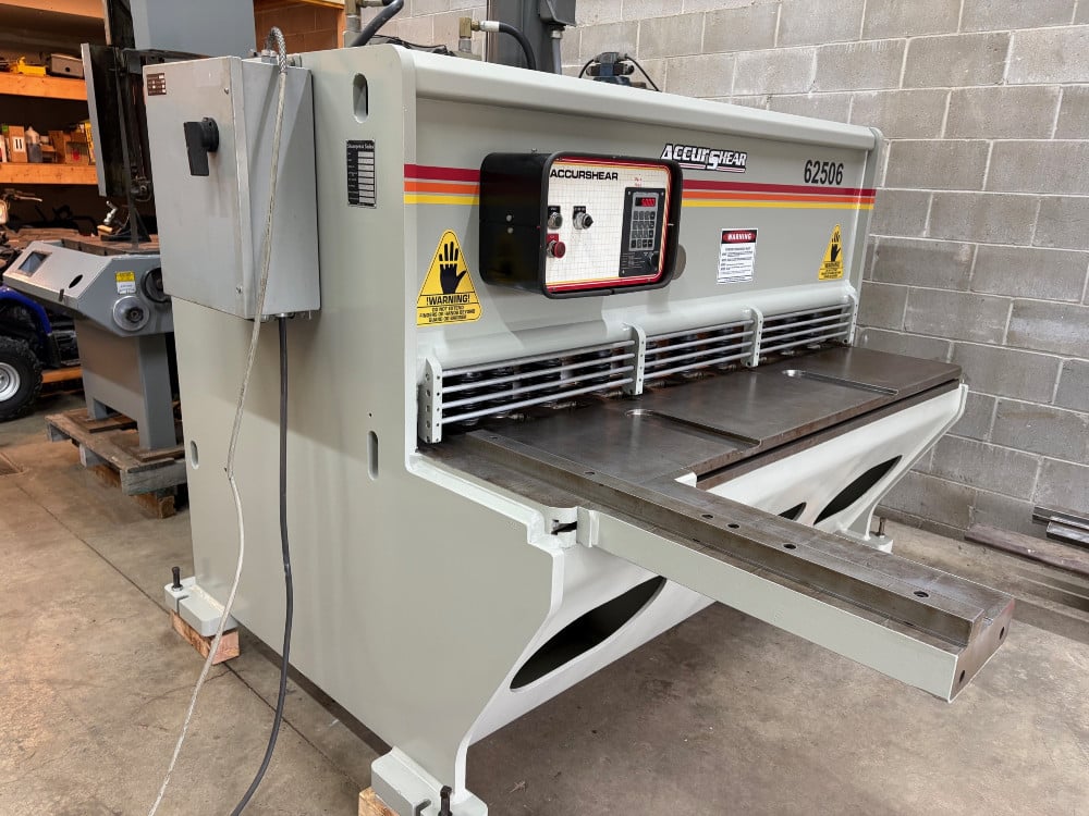 1/4" x 6' Accurshear #62506, hydraulic shear, 36" programmable Back Gauge, 4' squaring arm, 2006 - Image 4