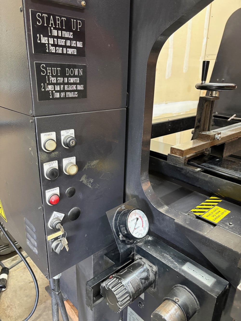 50 Ton, Amada #RG-5020LD, up-acting hydraulic press brake, 6.5'OA, 4" stroke, 15.75" throat, 14.57" open, 1999 - Image 2
