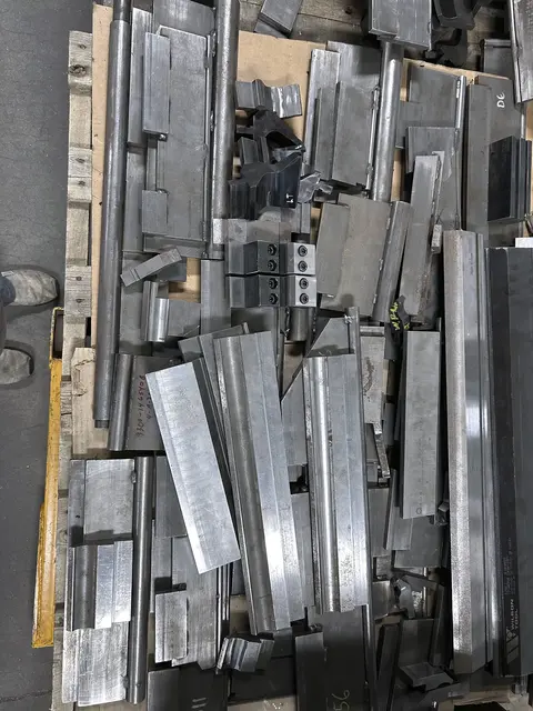 100 Ton, Amada #FBD-1025, hydraulic press brake, 8.2'OA, 3.9" stroke, 15.9" throat, 14.7" open, NC9-EXII - Image 4