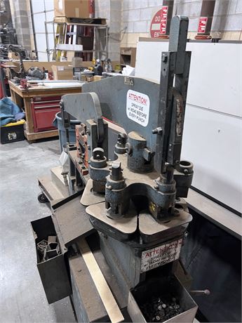 3" x 3" x 5/16" Scotchman #4014T, hydraulic ironworker, 40 ton, 4" throat, 1" punch capacity, 1/2" x 6" flat - Image 3