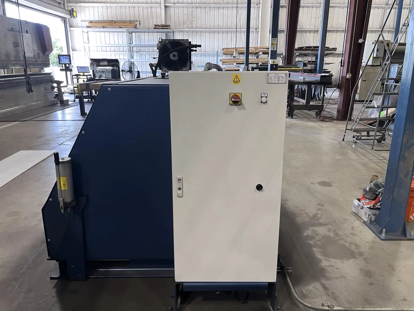 141.7" Faccin #4HEL-3628, hydraulic 4-roll plate bending roll, 9.65" top roll, 9.2" lower roll, 7.56" side - Image 6