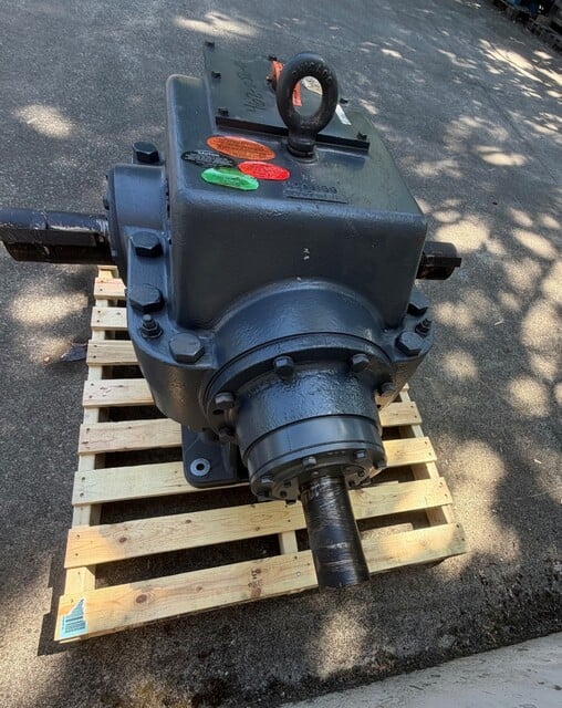 60 HP @ 450 RPM, Falk #2100GHB1-KS, gear reducer, 2.76 :1 ratio - Image 7