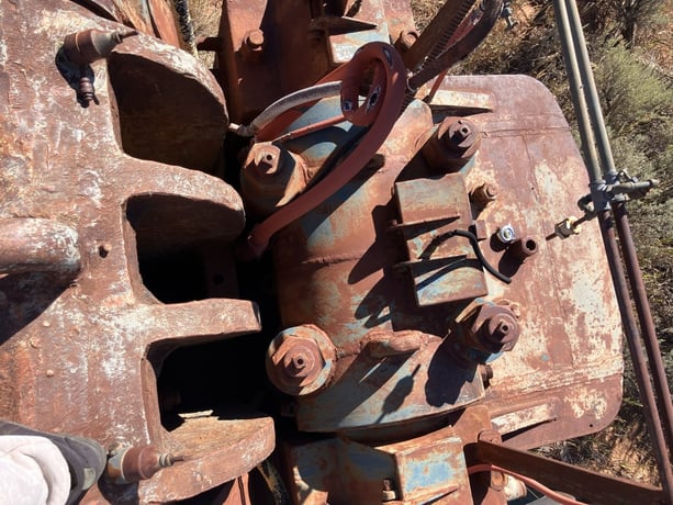 21" x 36" Traylor, Jaw Crusher, 72" flywheel - Image 2