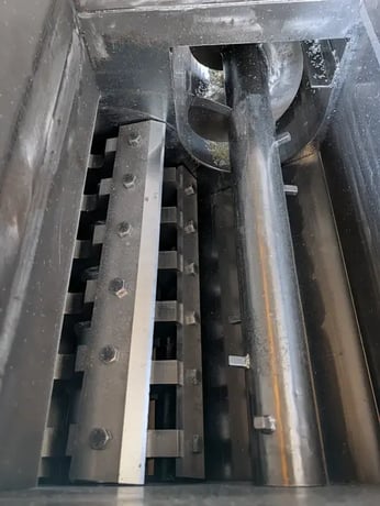16" x 24" Granutec #TFG-1624-AM50-10, Granulator, 50 HP, (5) rotor knives, 0.38" screen, auger infeed, 7.5 HP - Image 4