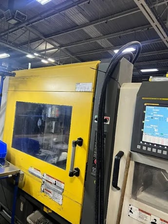 275 Ton, 14.6 oz., Cincinnati Milacron #Roboshot-S2000I-275B, Injection Molding Machine, 27.9" x 25" tie - Image 4