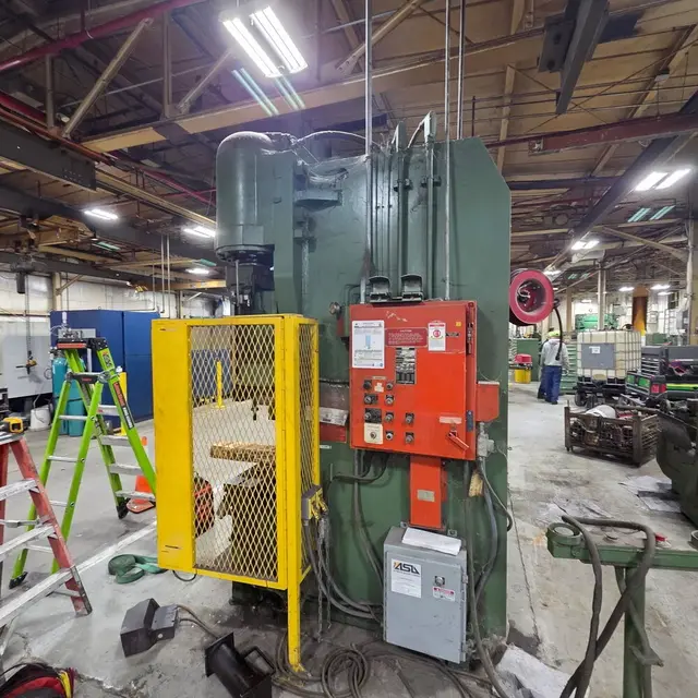 300 Ton, Pacific #K300-16, Hydraulic Press Brake, 16' bed, 173.5" between housings, 12" stroke, 10" throat - Image 3